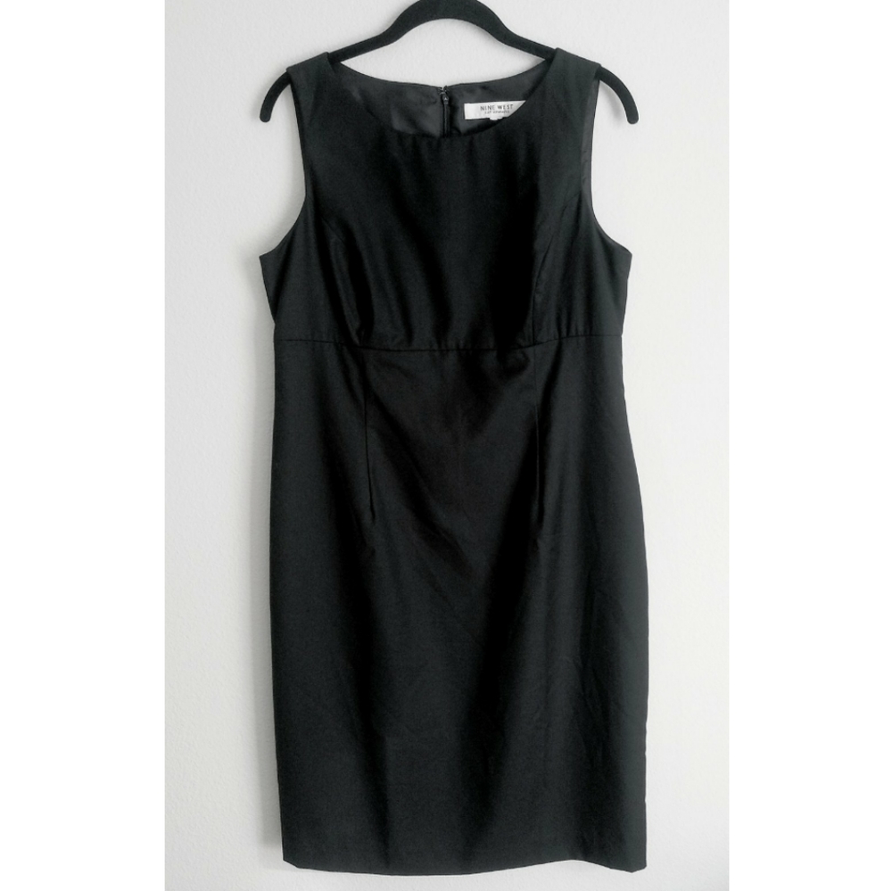 🌸NINE WEST Black Sleeveless Sheath Dress